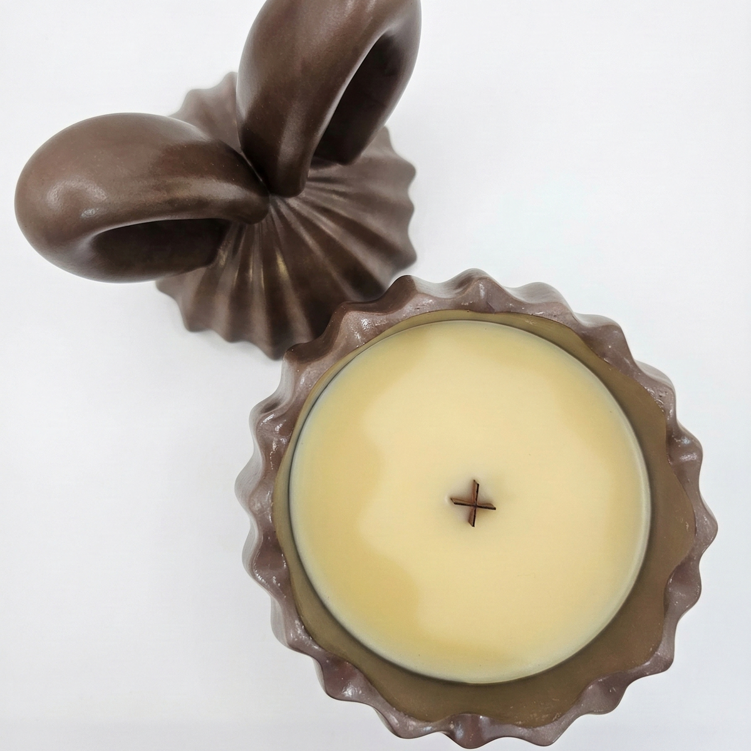 Bougie Choco Lapin - Marron / Cerise, Amande
