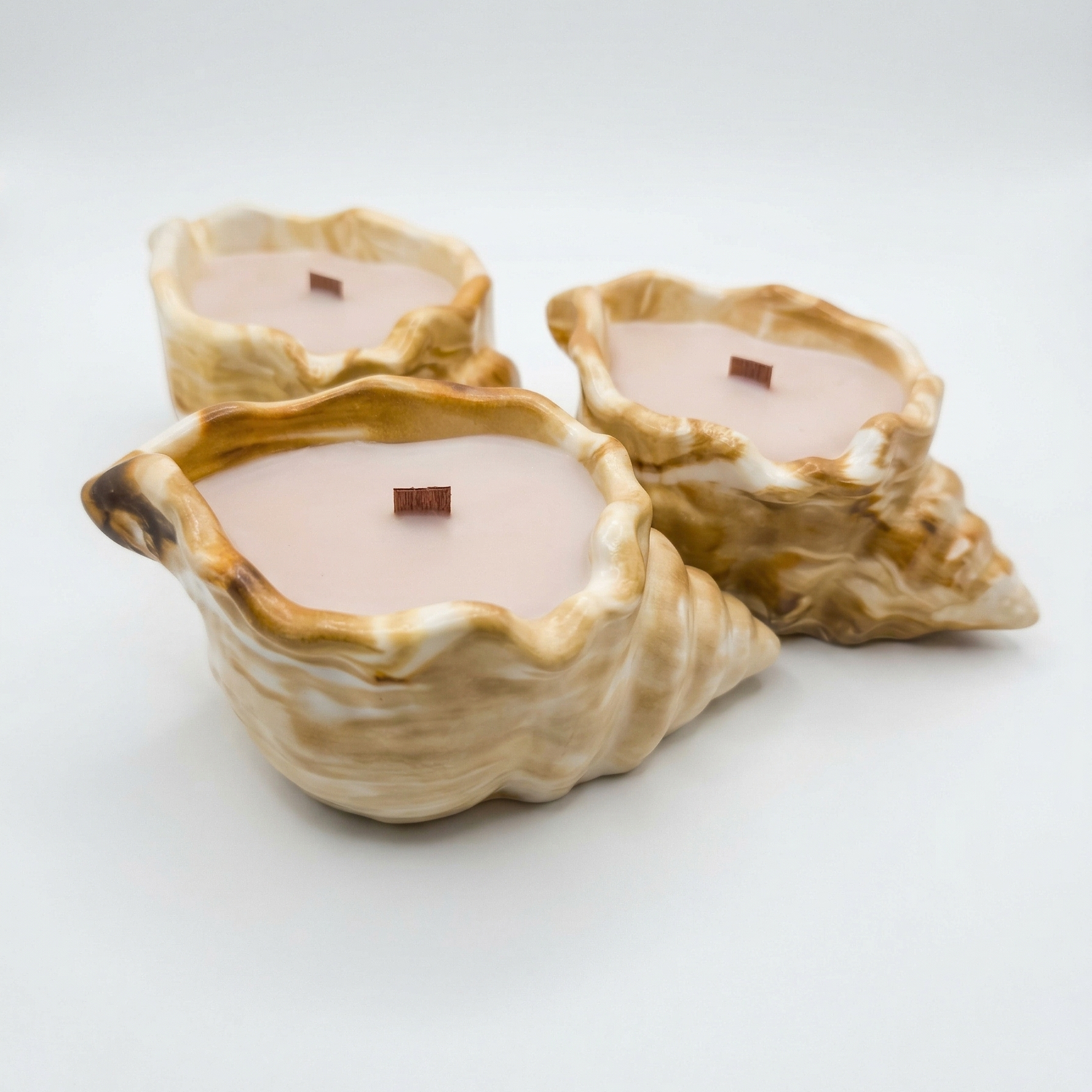 Bougie Marée Rose - Rose / Blanche / Or / Eucalyptus, Camphre