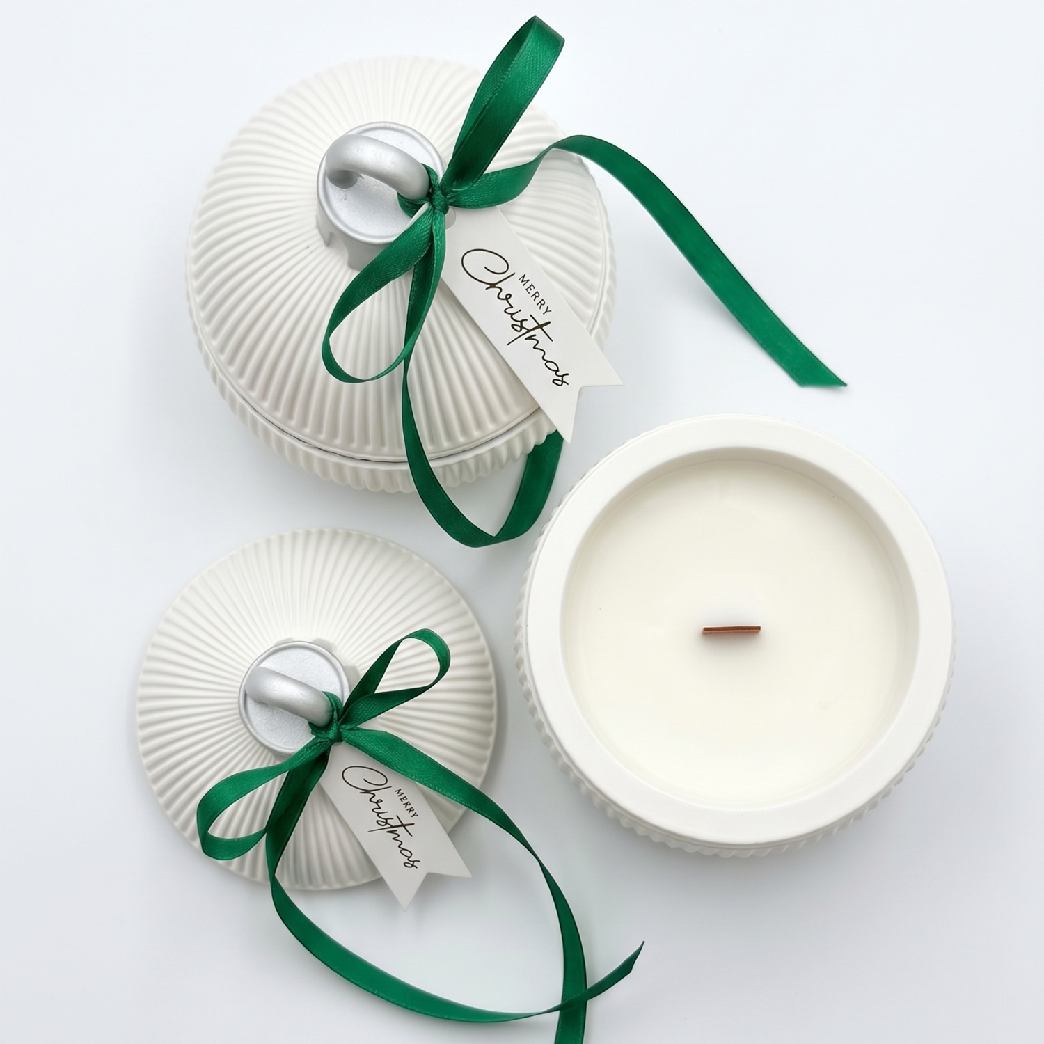 Bougie Christmas Bauble Elegance - Blanche / Or / Magie d'hiver
